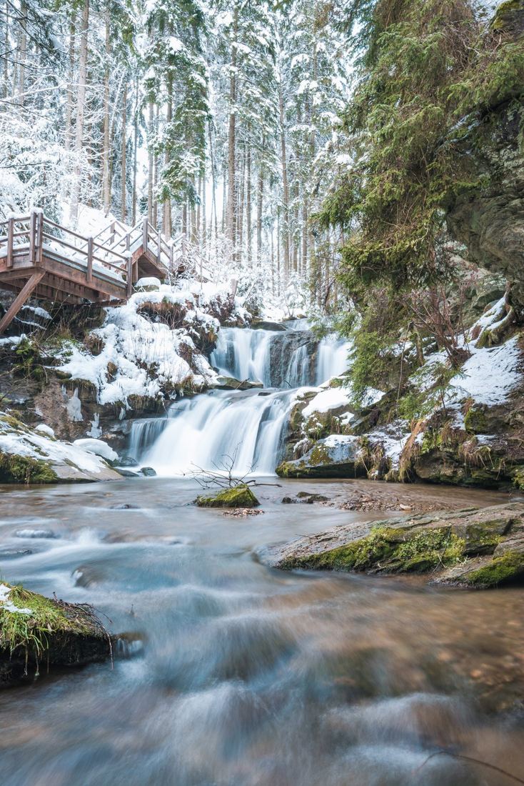 Gefrorener Wasserfall in der Graggerschlucht